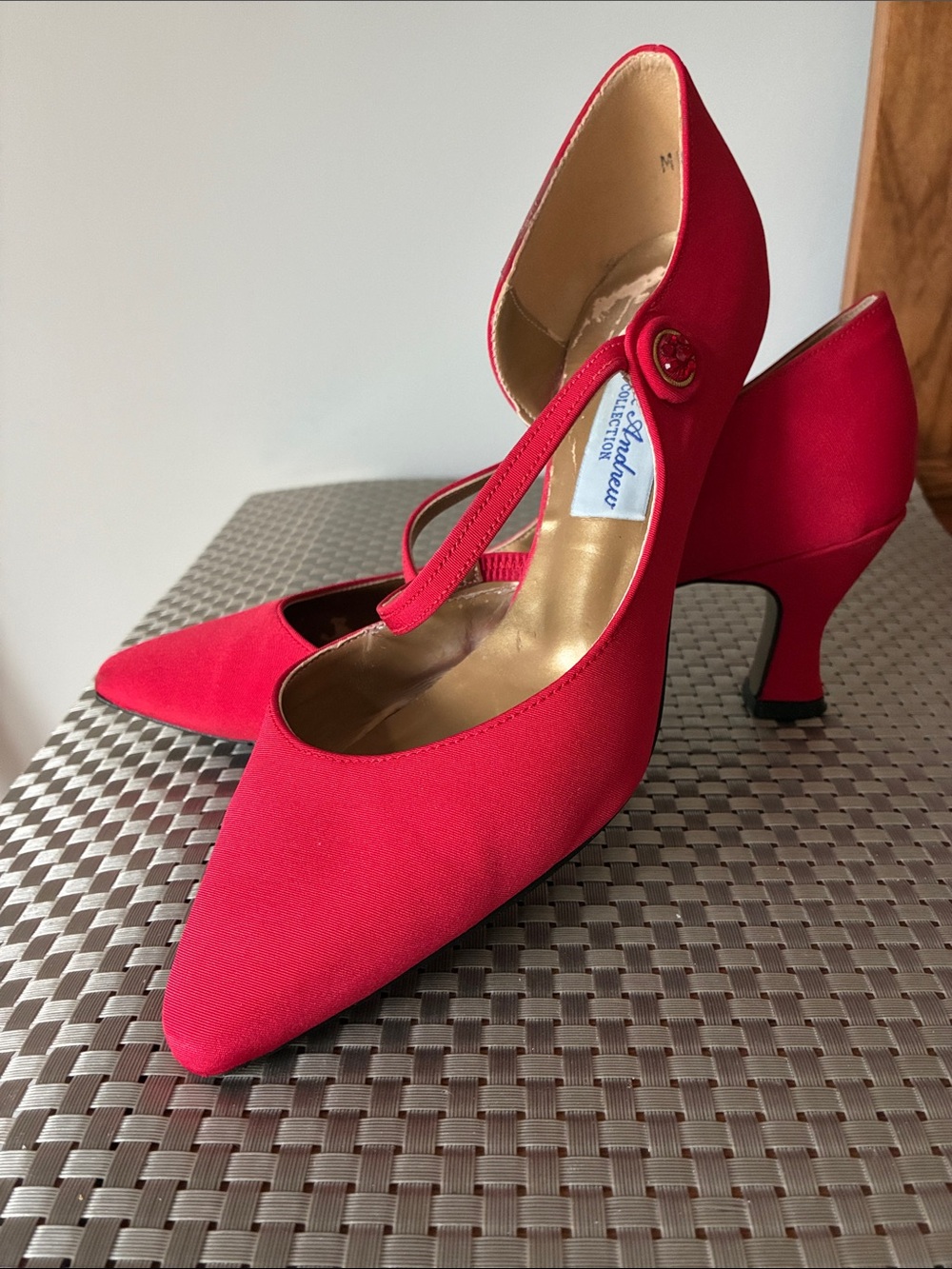 Red Vintage Women’s Satiny Shoes/Heels, Size 7